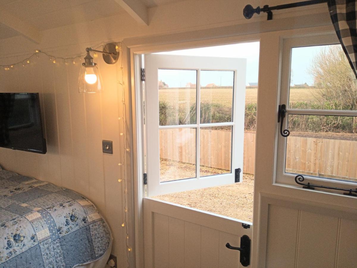 Yew Tree View Luxury Shepherd'S Hut Sturminster Newton Bagian luar foto