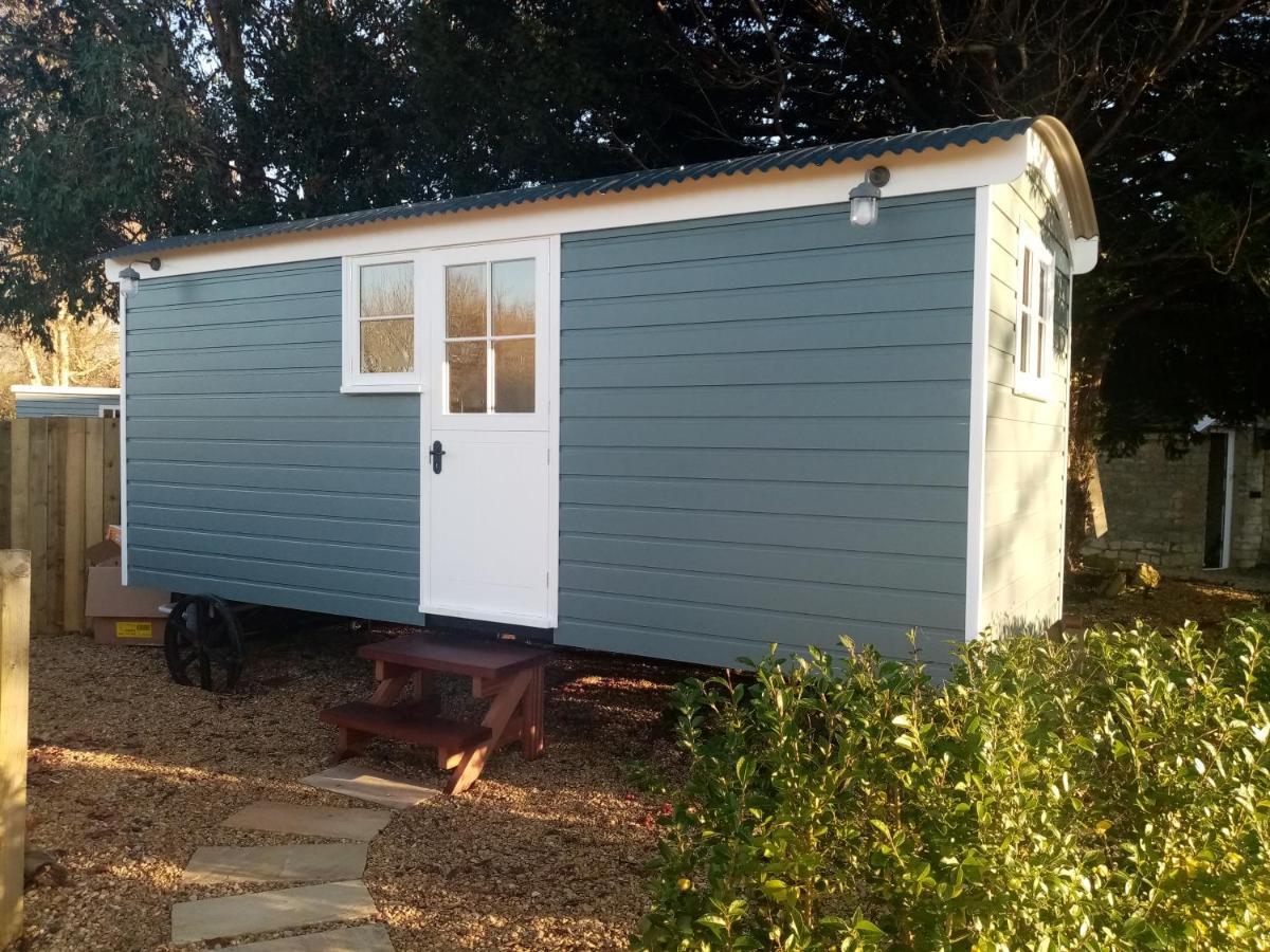 Yew Tree View Luxury Shepherd'S Hut Sturminster Newton Bagian luar foto
